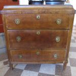 649 2453 CHEST OF DRAWERS